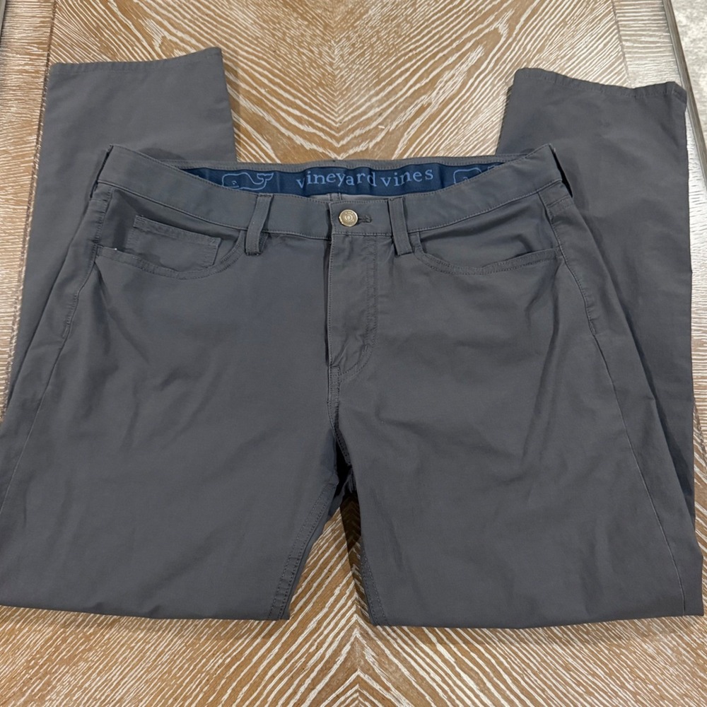 Vineyard Vines Performance On-The-Go Pants Mens 33x30 Gray Stretch Chino Golf